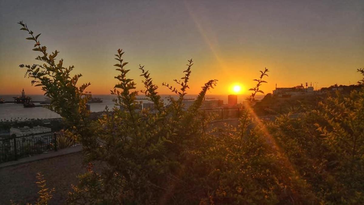 Amanecer en Las Palmas de Gran Canaria (04/12/18) Amanecer en Las Palmas de Gran Canaria (04/12/18)