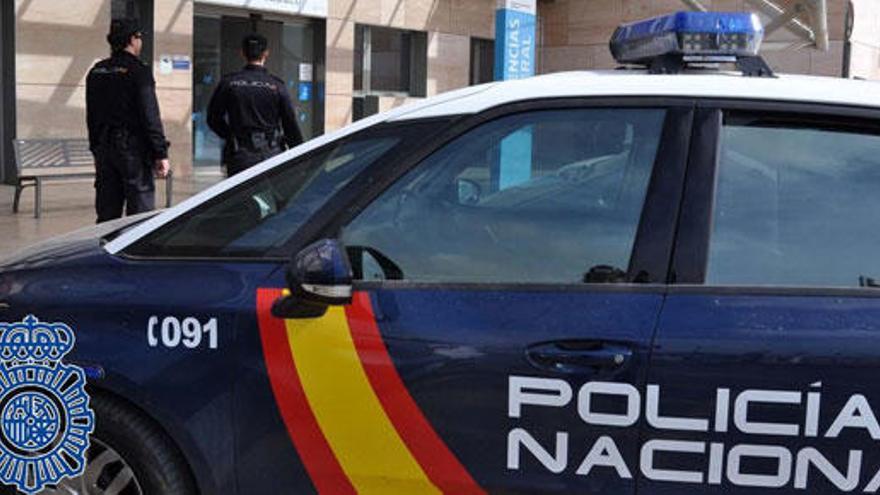 La Policía dará 10.000 euros al compositor de su nuevo himno.