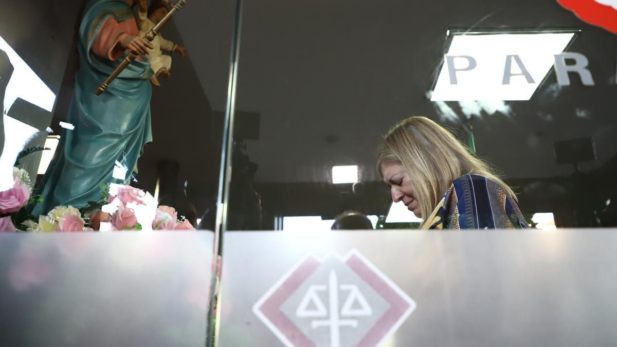 La fiscal general de Paraguay, Sandra Quiñónez, llorando tras conocer la muerte de su compañero y amigo