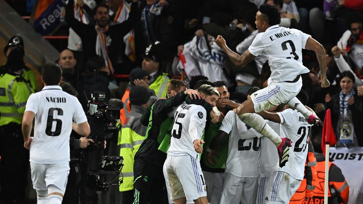 Nacho, celebrando con sus compañeros uno de los goles
