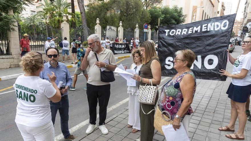 Tenso encuentro entre los vecinos de Torremendo y los responsables de la Generalitat: los vecinos advierten a los cargos públicos que no debería ubicarse la planta comarcal en la pedanía