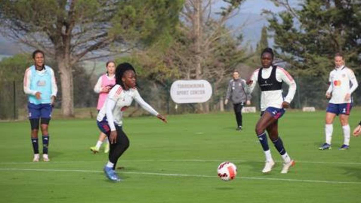 L’Olimpic de Lió femení s’ha exercitat tota la setmana a Navata. | TORREMIRONA