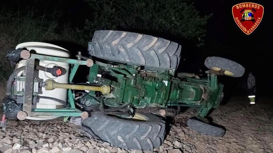 Fallece un hombre de 57 años tras volcar con su tractor por un talud en Morata de Jalón