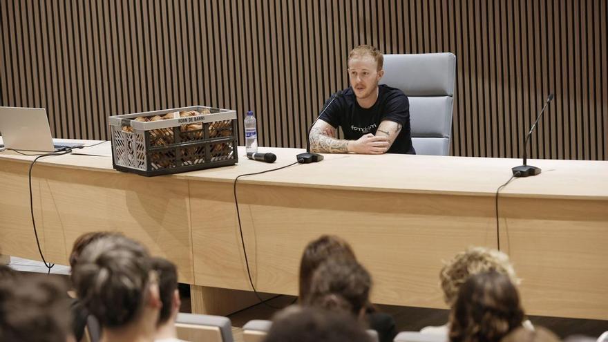 Mauro Benseñor, cofundador de Forn de Barri: «Disfruto de mi trabajo y volvería a elegir la panadería pese a las dificultades»