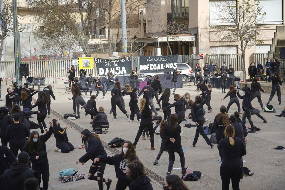 Les escoles de dansa ballen en contra del tancament