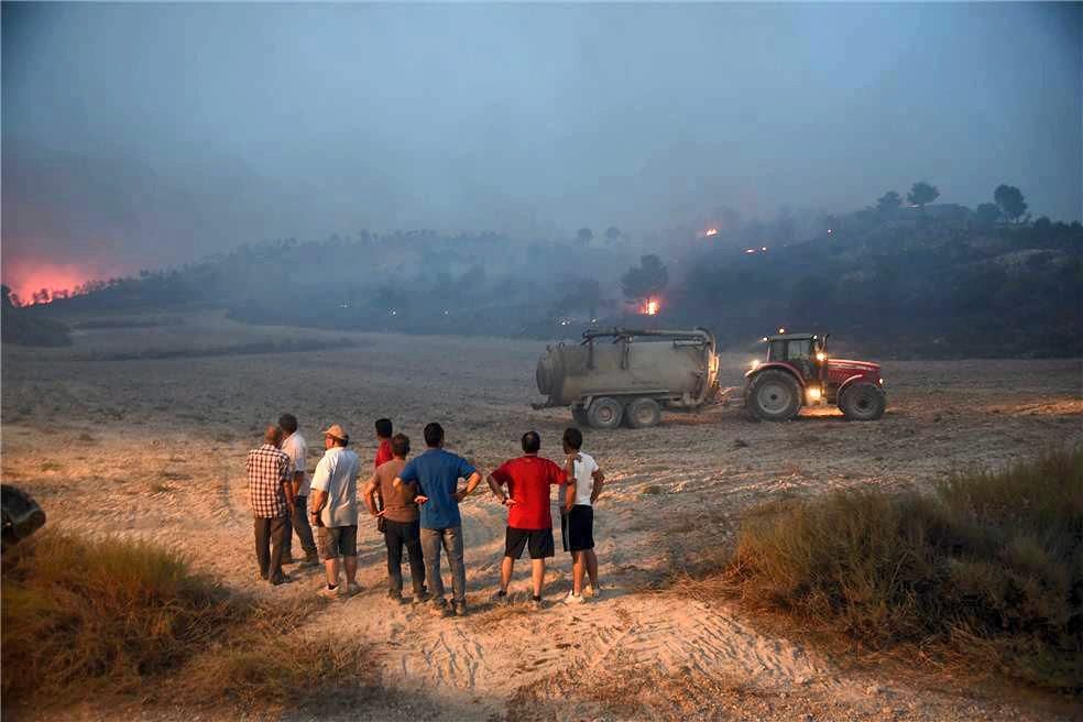 Impresionante incendio en la sierra de Alcubierre