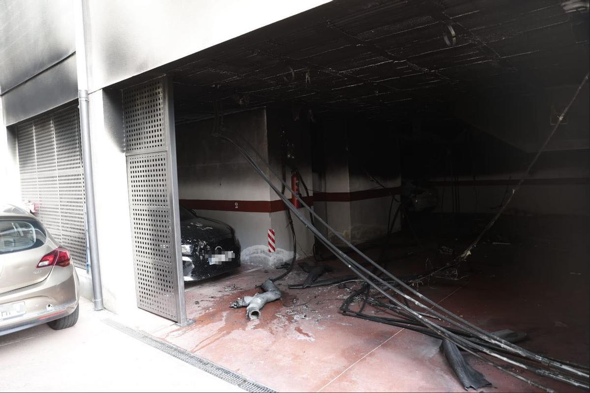 Incendio en una cochera de Cala Mayor