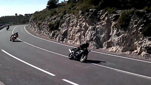 Las Cortes exigen a la DGT radares en La Carrasqueta contra las carreras de motos