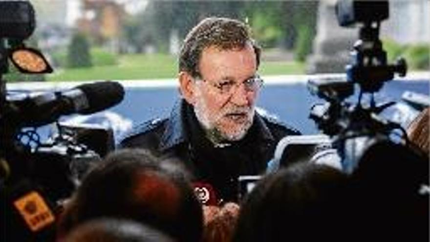 Rajoy diu que &quot;amenaçar els tribunals&quot; és &quot;impropi d&#039;un país democràtic&quot;