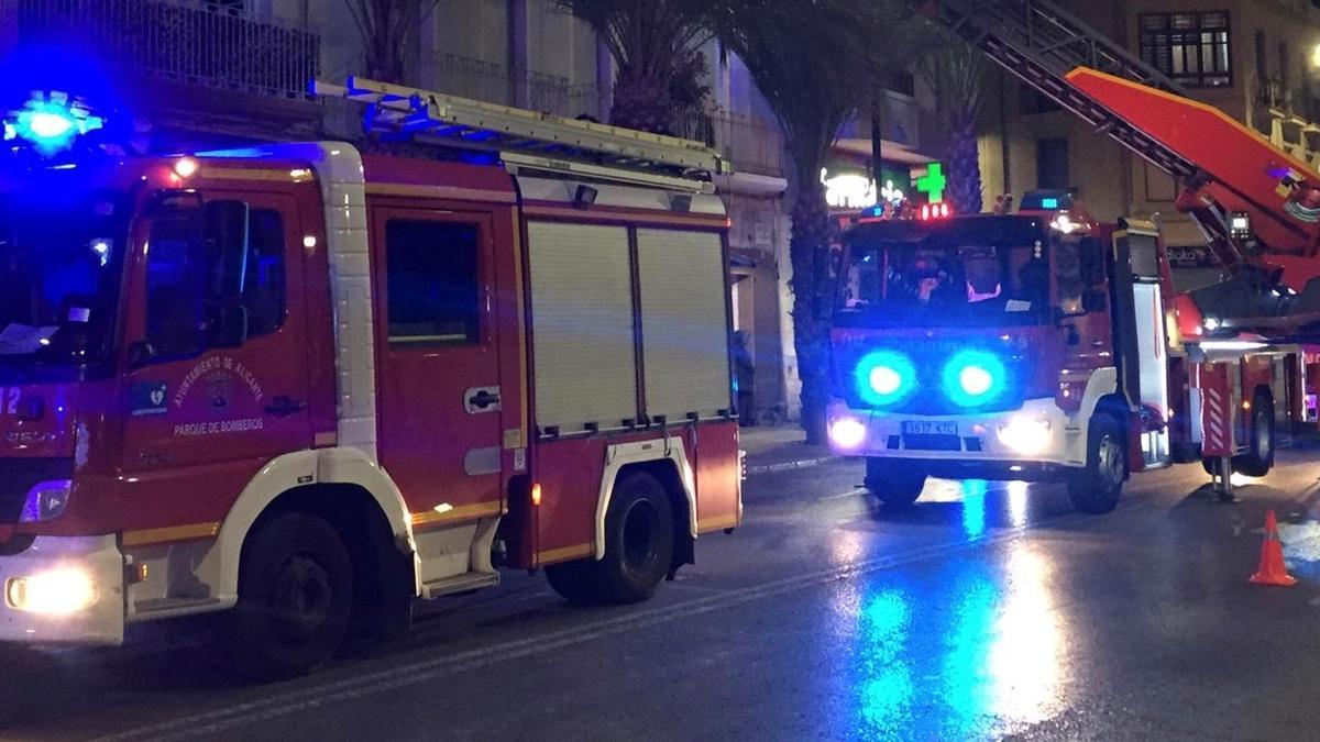 Despliegue de los Bomberos por el incendio.