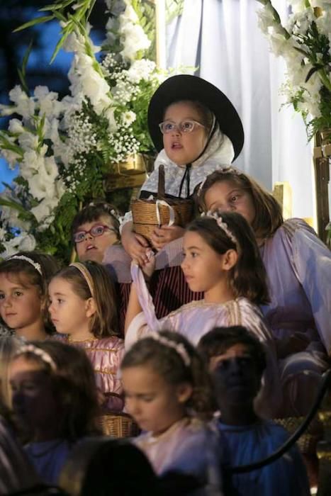 Dem Mädchen Juana Marqués fiel in diesem Jahr in Palma die Ehre zu, die Insel-Heilige Santa Catalina Tomàs aus Valldemossa darzustellen.