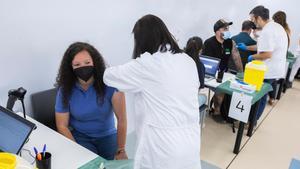 La covid segueix a l’alça a Catalunya mentre es debaten noves normes per a l’oci