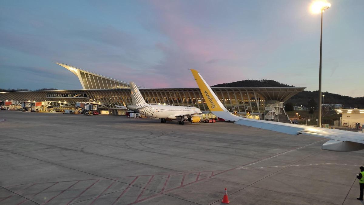 Una imagen del aeropuerto de Bilbabo, donde fueron atendidos los menores.