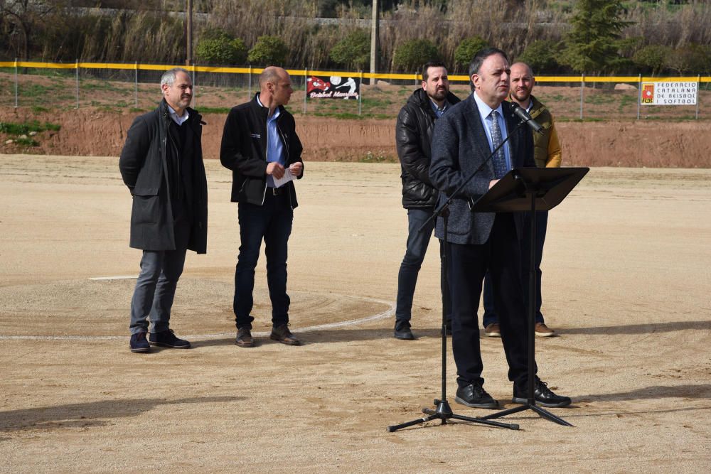 Inauguració del camp de beisbol del Congost