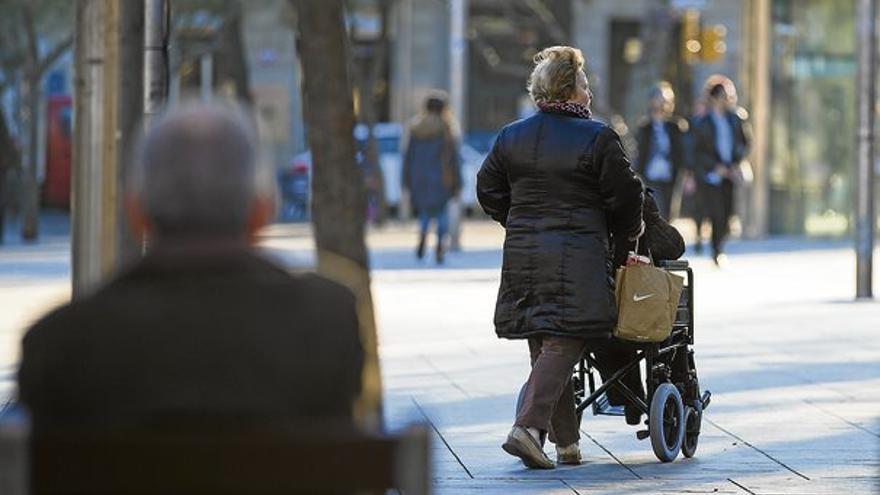 Españoles: más años de vida pero con más achaques