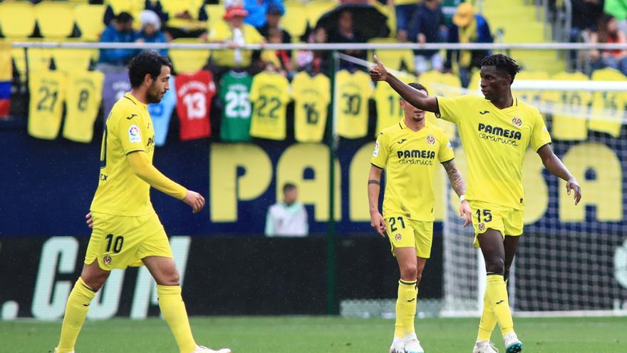 El Villarreal golea al Athletic y se saca el billete a Europa