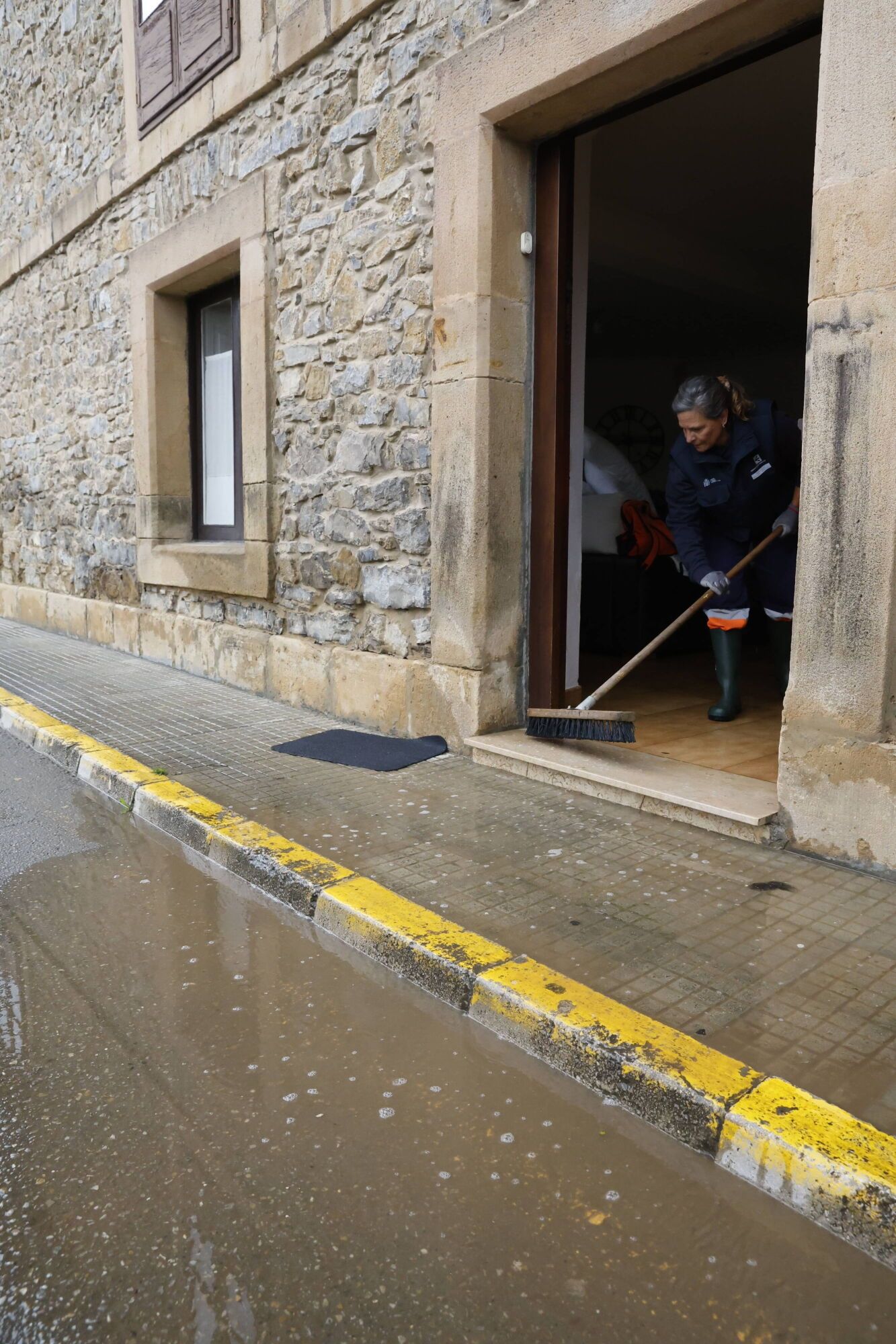 EN IMÁGENES: Caos en Colunga por las inundaciones de esta madrugada