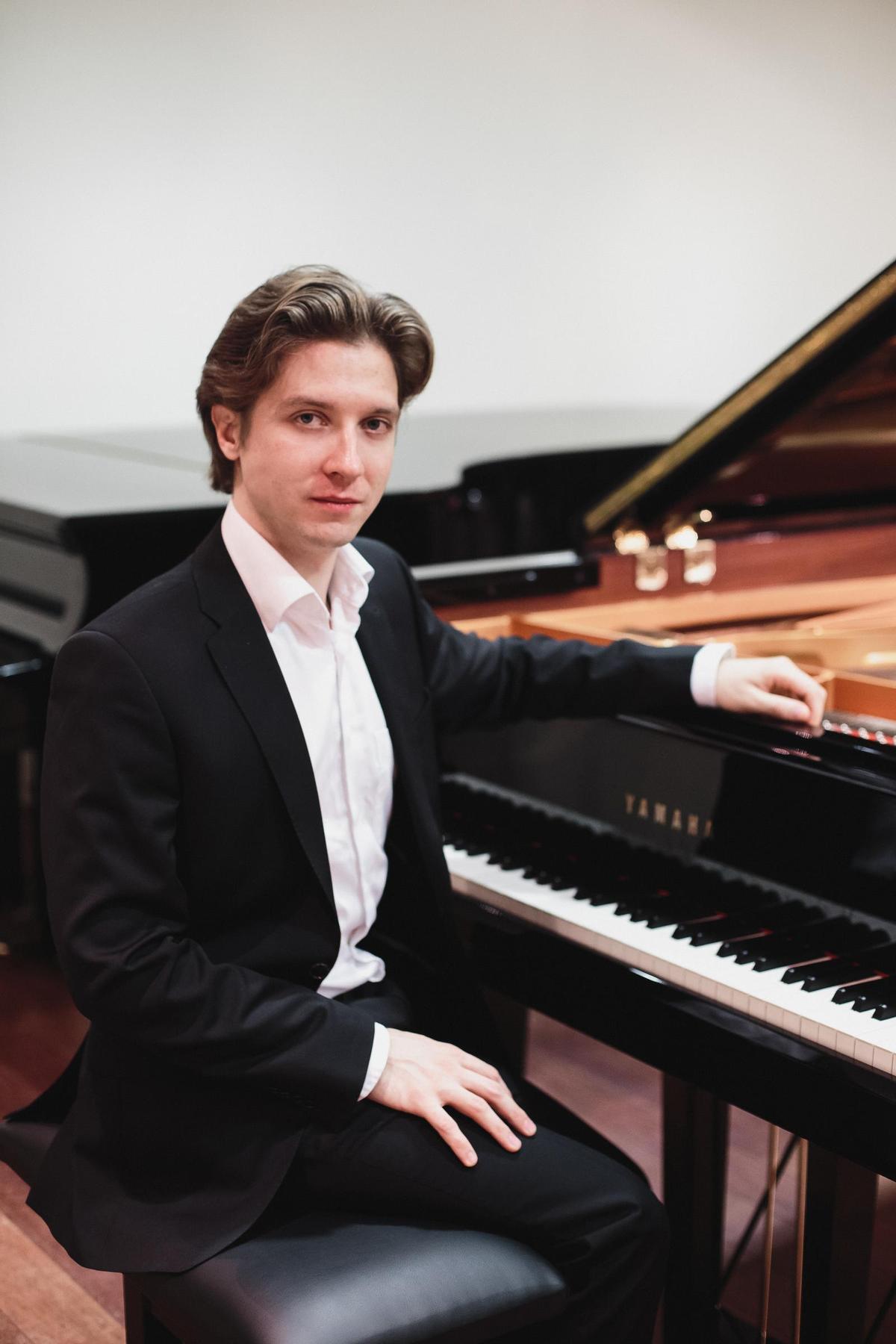 Der Pianist Andrey Denisenko.