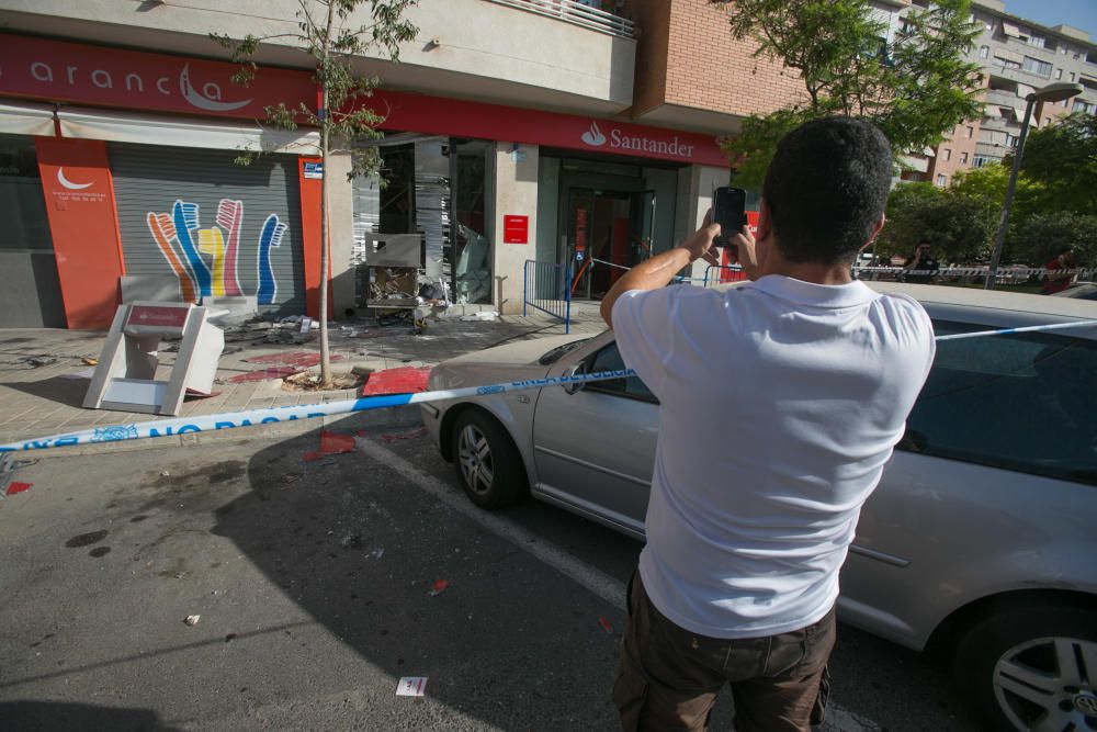 Revientan con explosivos un cajero automático en la playa de San Juan