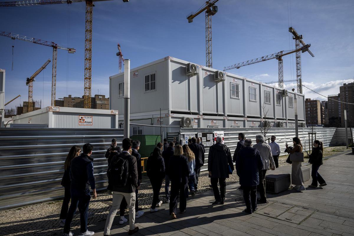Última visita de la FIFA a Zaragoza y las obras de La Romareda, el pasado 10 de marzo.