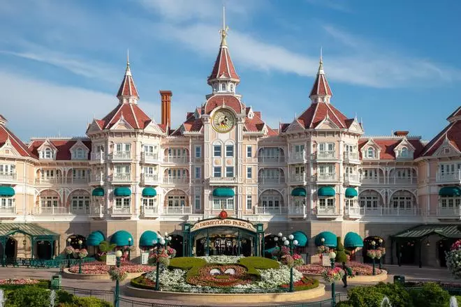 Te enseñamos en exclusiva el Disneyland Hotel, la esperada reapertura de Disneyland Paris