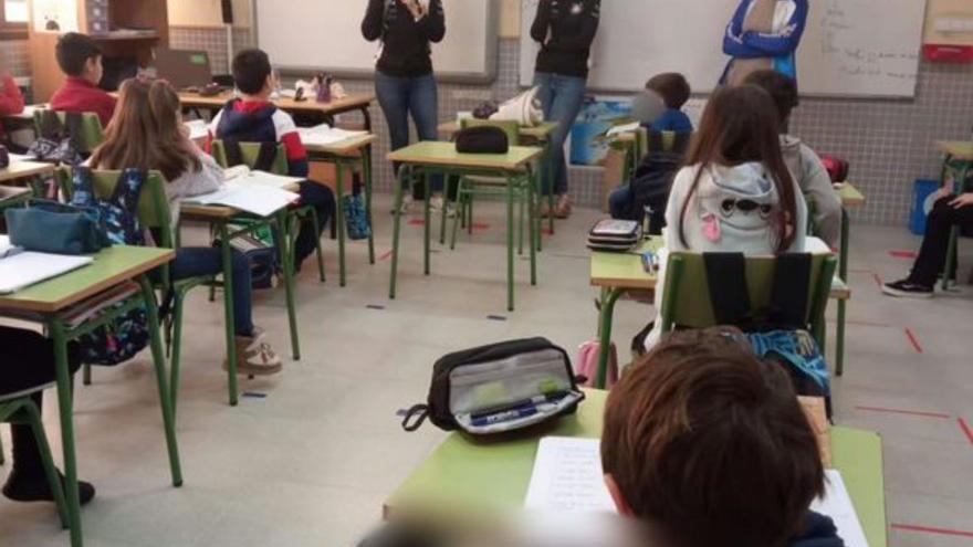 Atletas del GTR Lalín ofrecen una charla en el colegio Manuel Rivero