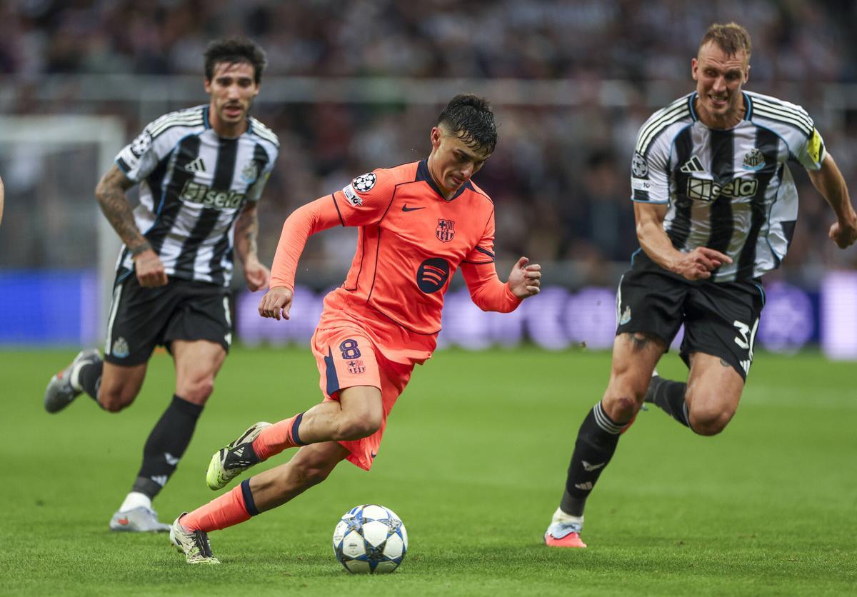 Pedri González durante el Newcastle-Barça de la Champions 2025/26