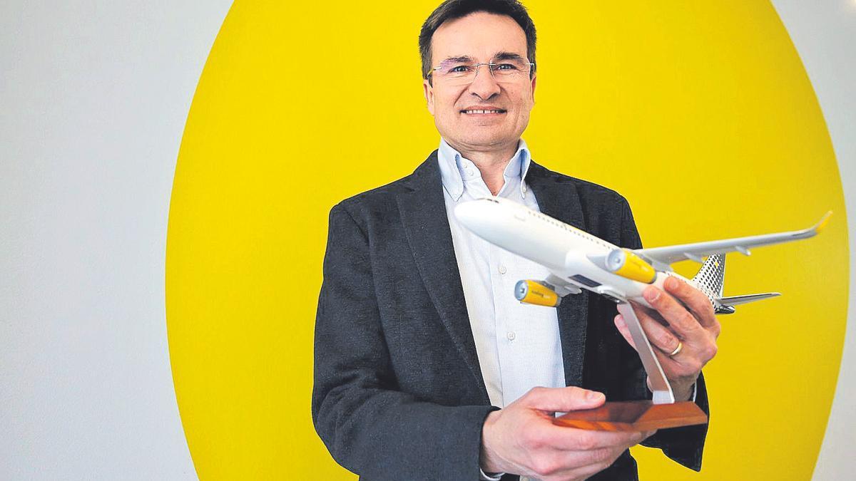 El presidente de Vueling, Marco Sansavini, en la sede de la aerolínea en Viladecans (Baix Llobregat,  Barcelona).