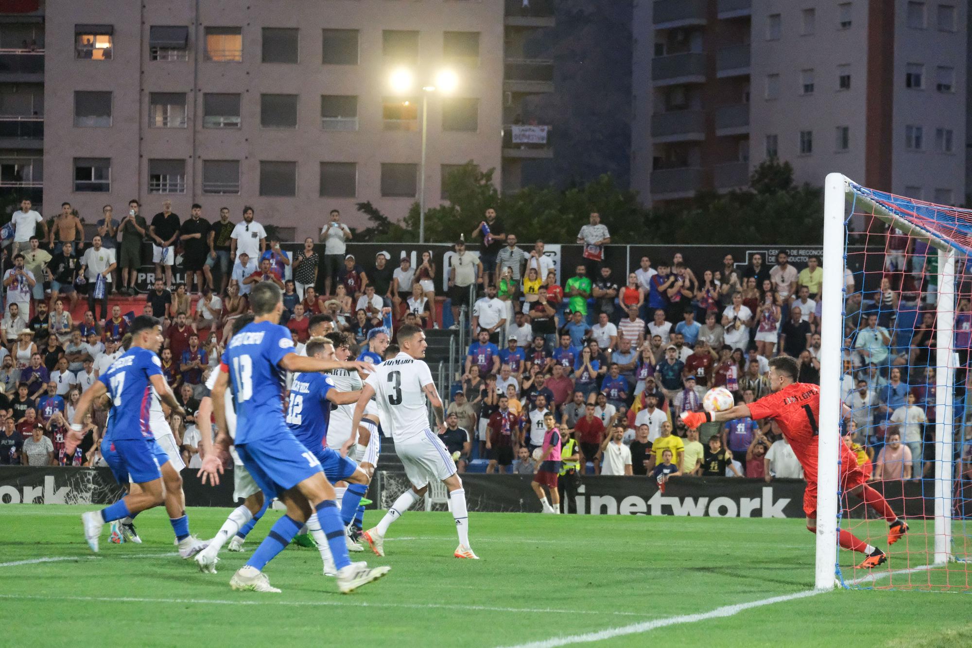 Las mejores imágenes del partido del Eldense - Real Madrid Castilla