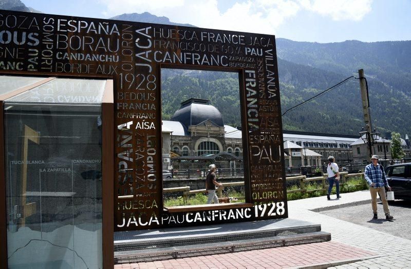 Reapertura de la línea ferroviaria internacional de Canfranc