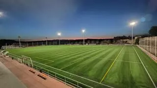 El Canó de Llíria ya tiene nuevo césped artificial en el campo de fútbol