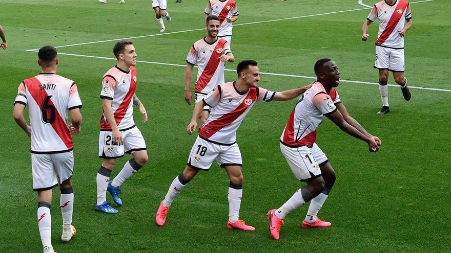 El Rayo gana ante el Alba en el aperitivo del reestreno del fútbol