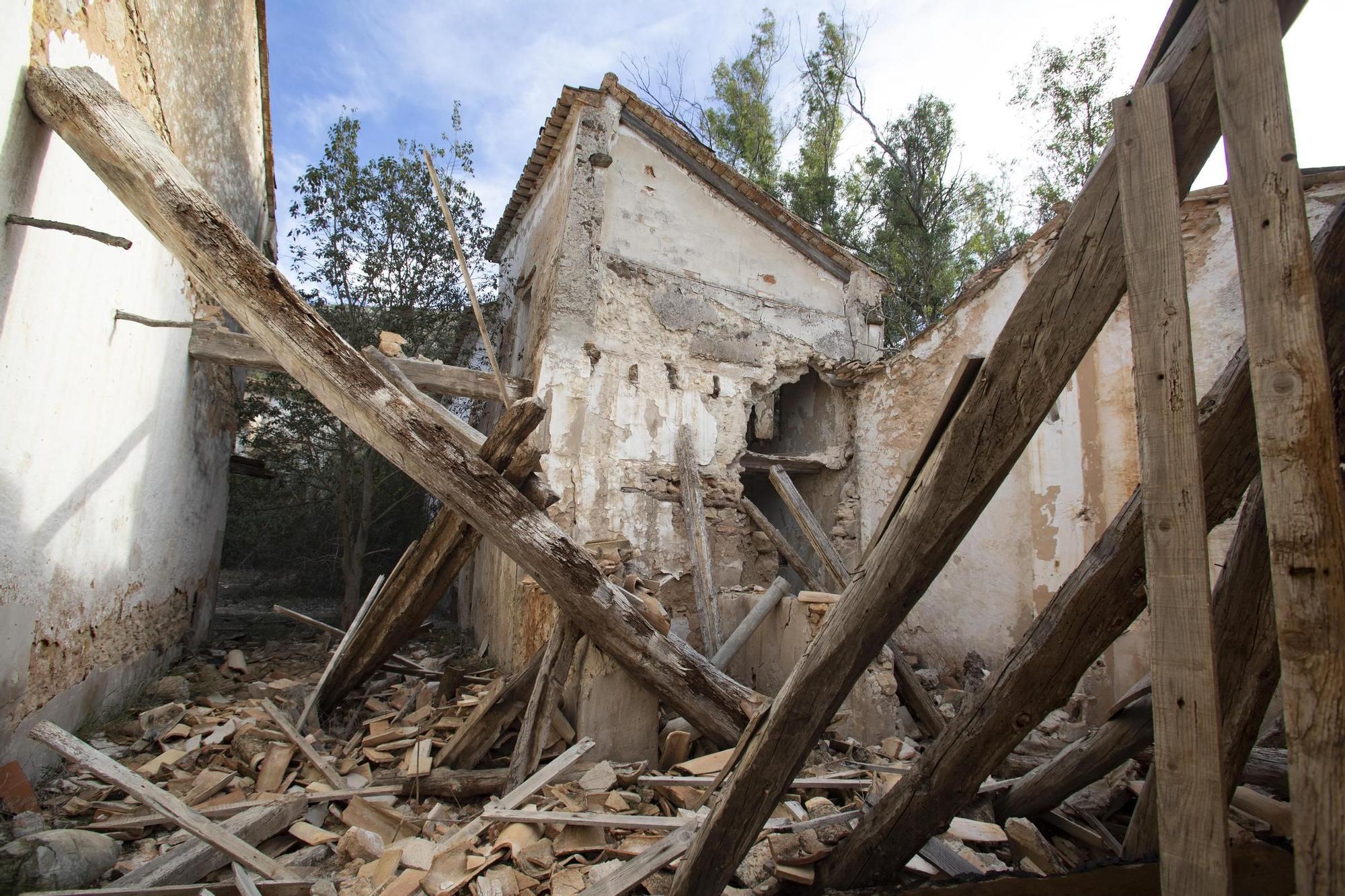 Este es el estado de deterioro que sufre la "Casa de los Quadrado" en Xàtiva