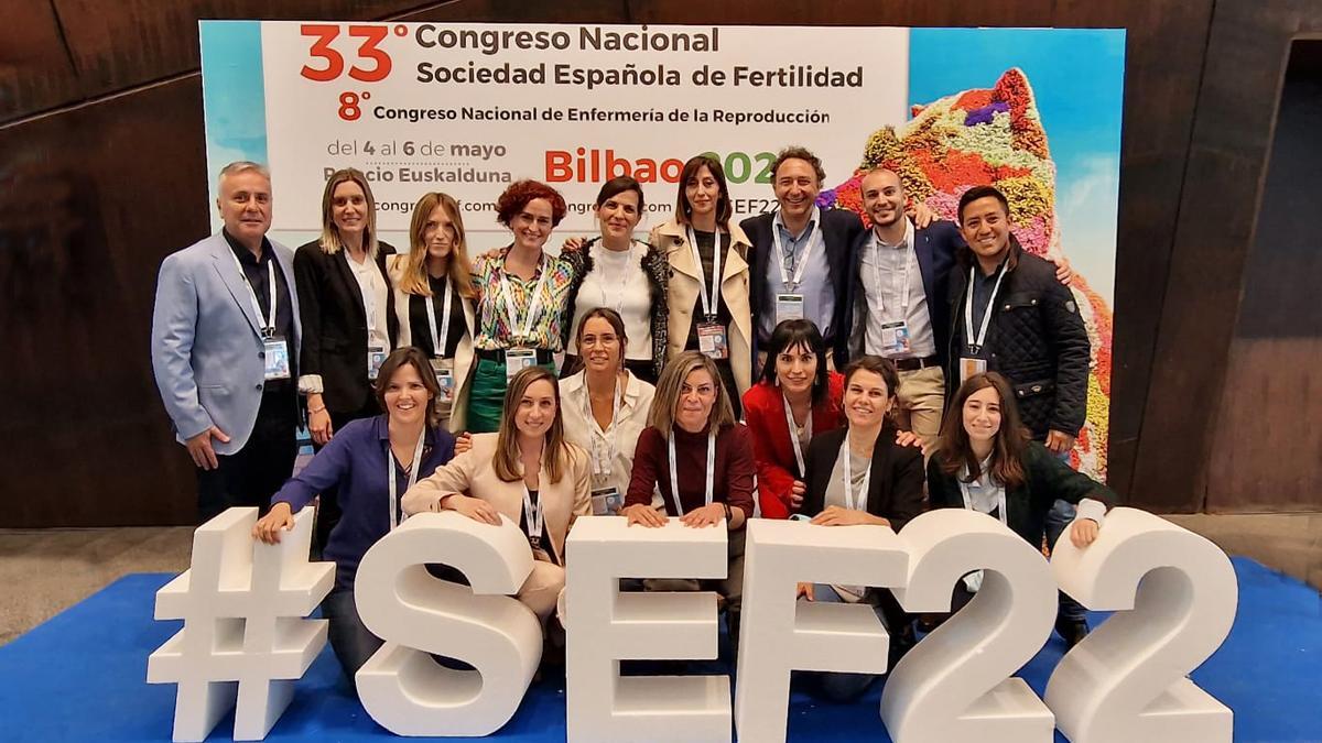 Foto de familia del equipo del Instituto Bernabeu, en el congreso de la Sociedad Española de Fertilidad