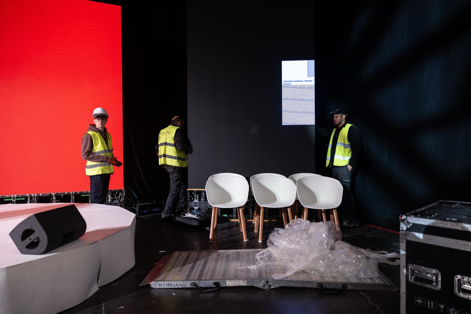 En imágenes | Zaragoza ya se prepara para el Congreso del PSOE Aragón