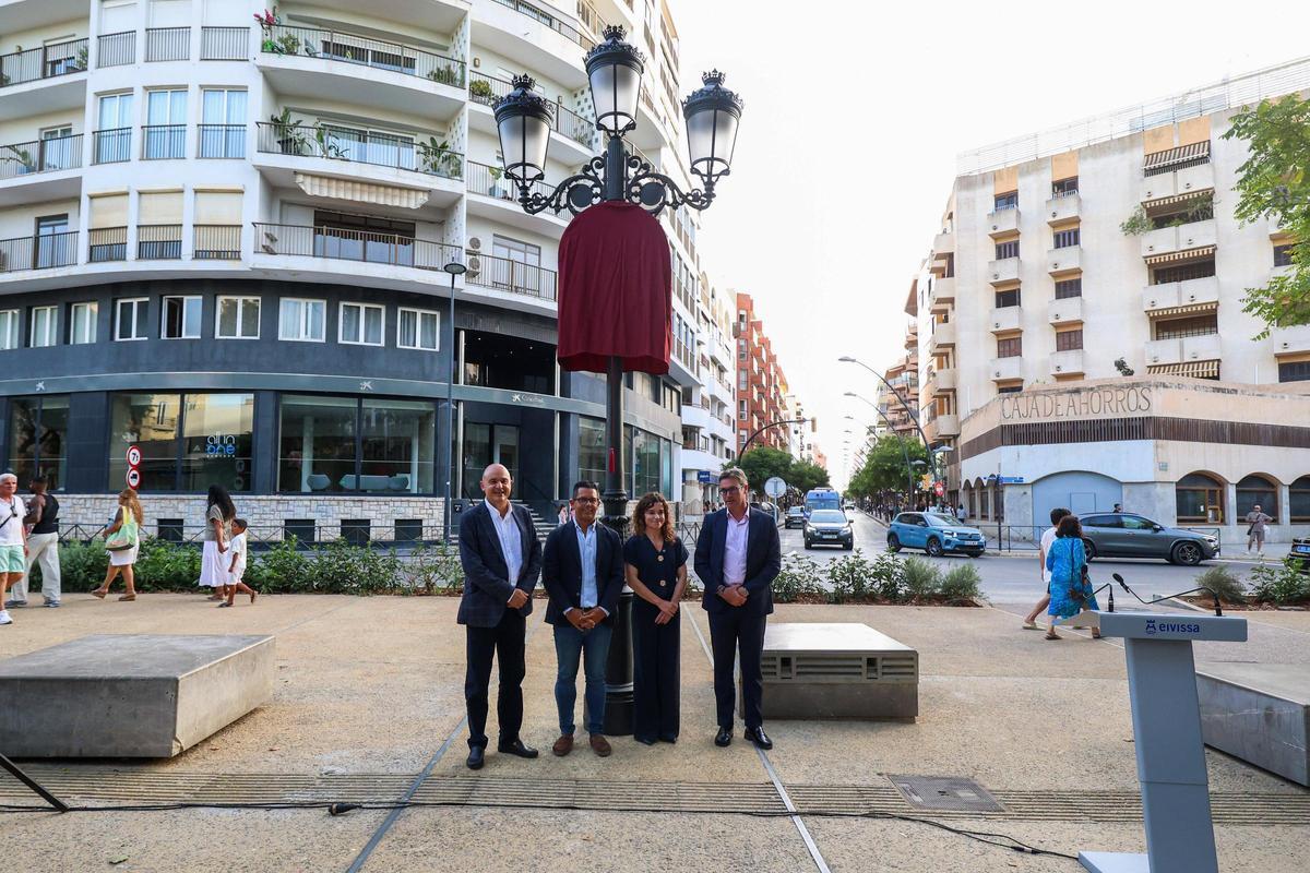 Inauguración del nuevo reloj de Vara de Rey en Ibiza. Inauguración del nuevo reloj de Vara de Rey en Ibiza.