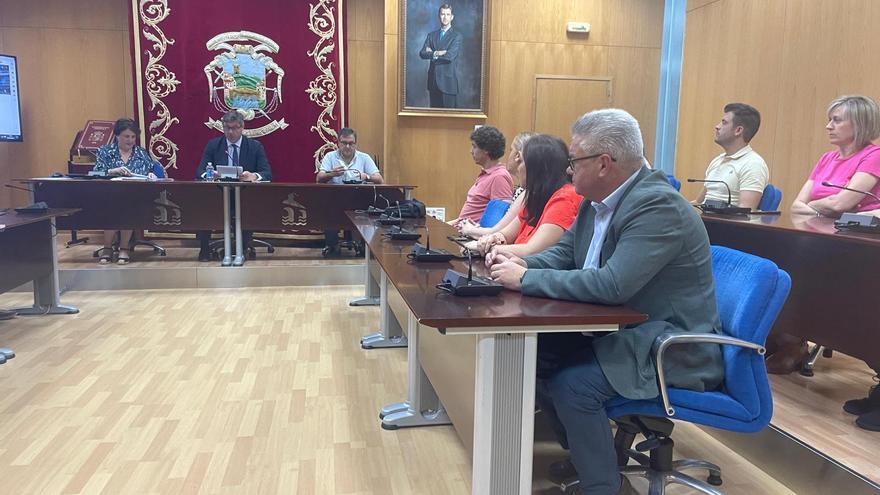 El Ayuntamiento de Puente Genil entregará un anticipo a la empresa adjudicataria de la piscina