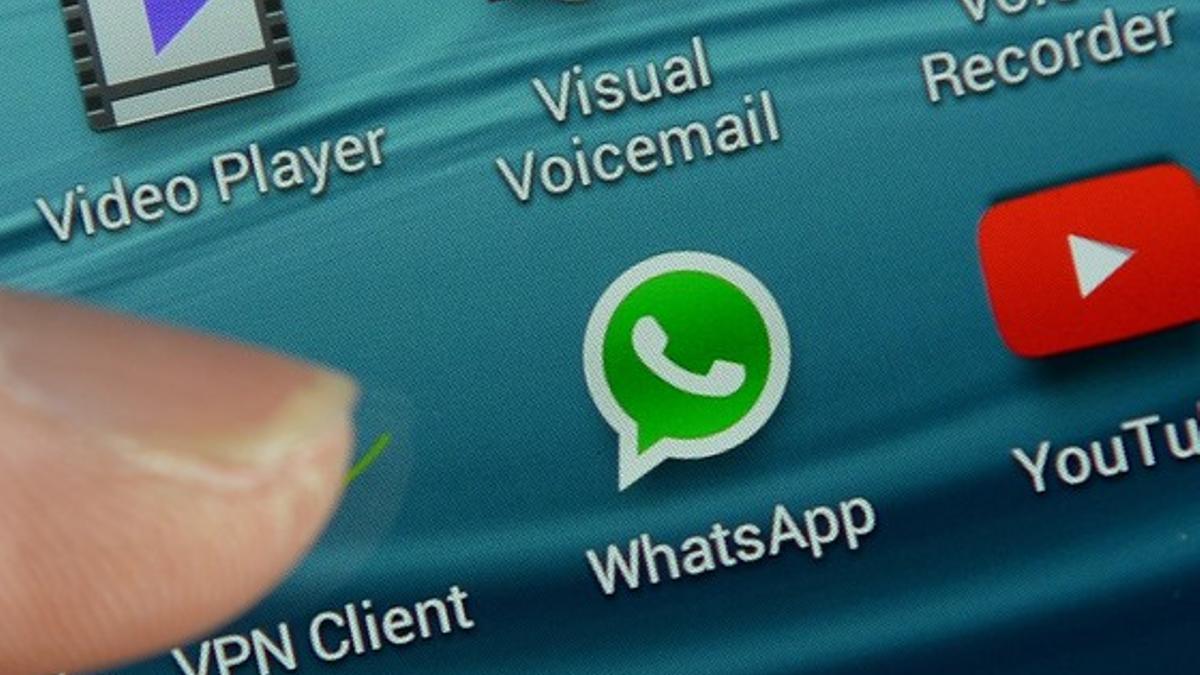 El logotipo de Whatsapp en un teléfono móvil.