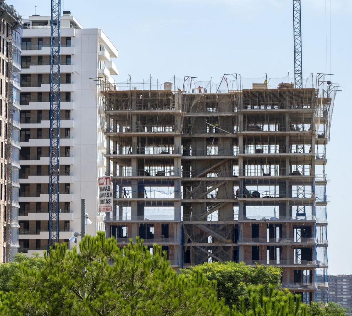 L’AMB calcula que té capacitat per acollir 270.000 pisos nous