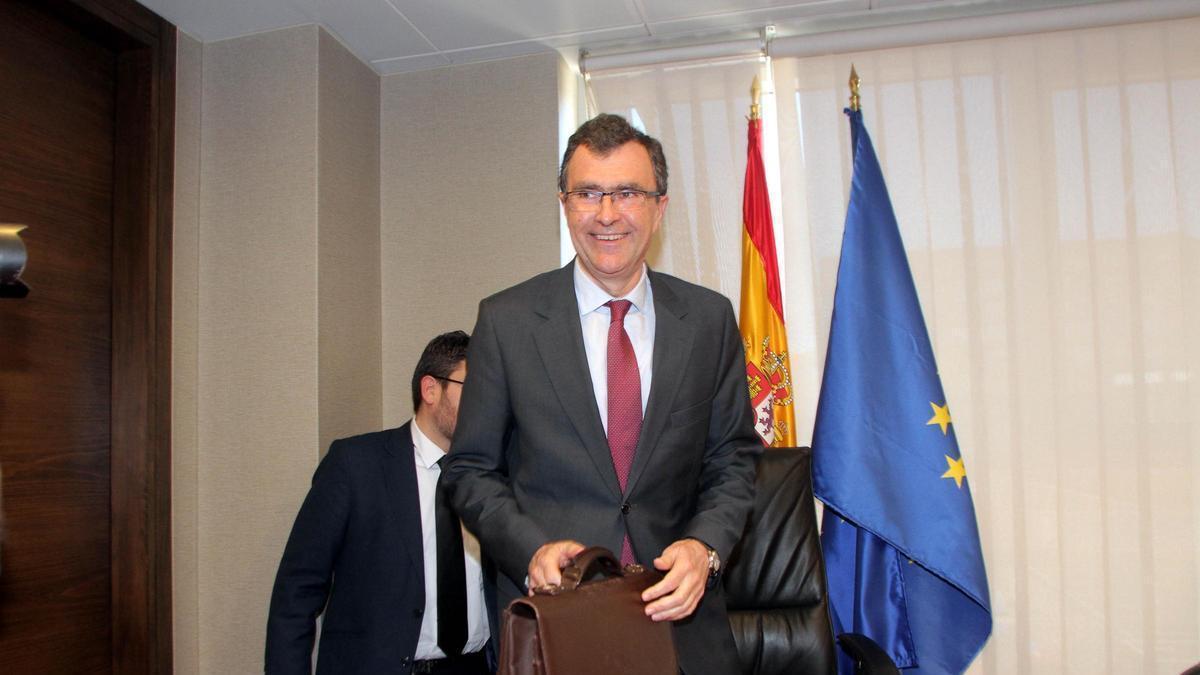 El alcalde, Ballesta, durante el foro Municipalismos.