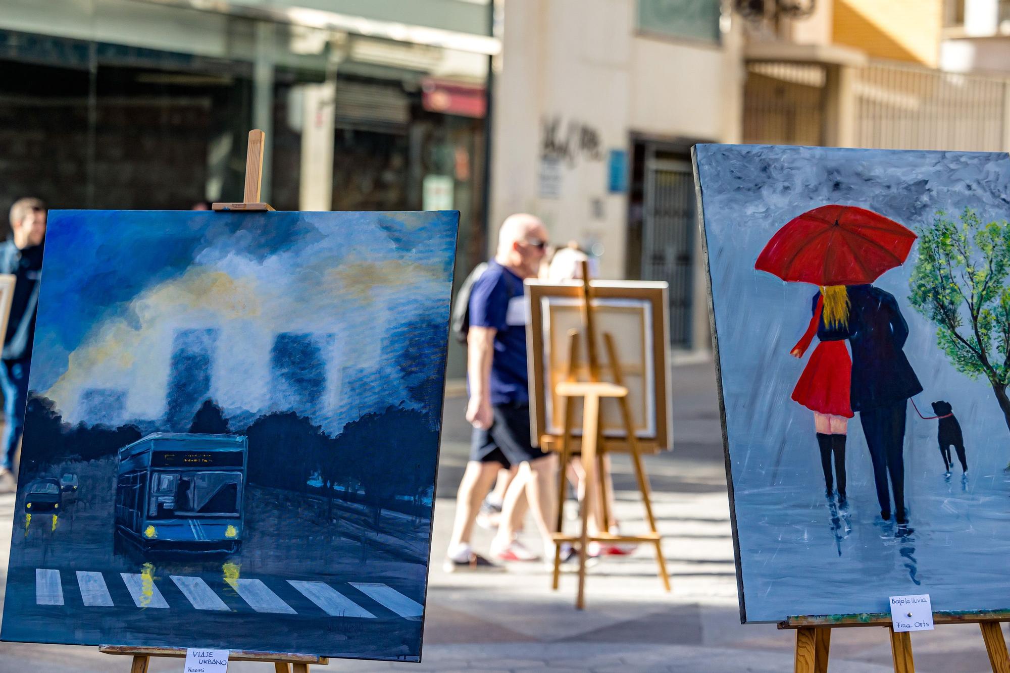 Pancartas en la calle y arte hecho por mujeres para conmemorar el 8M en Benidorm