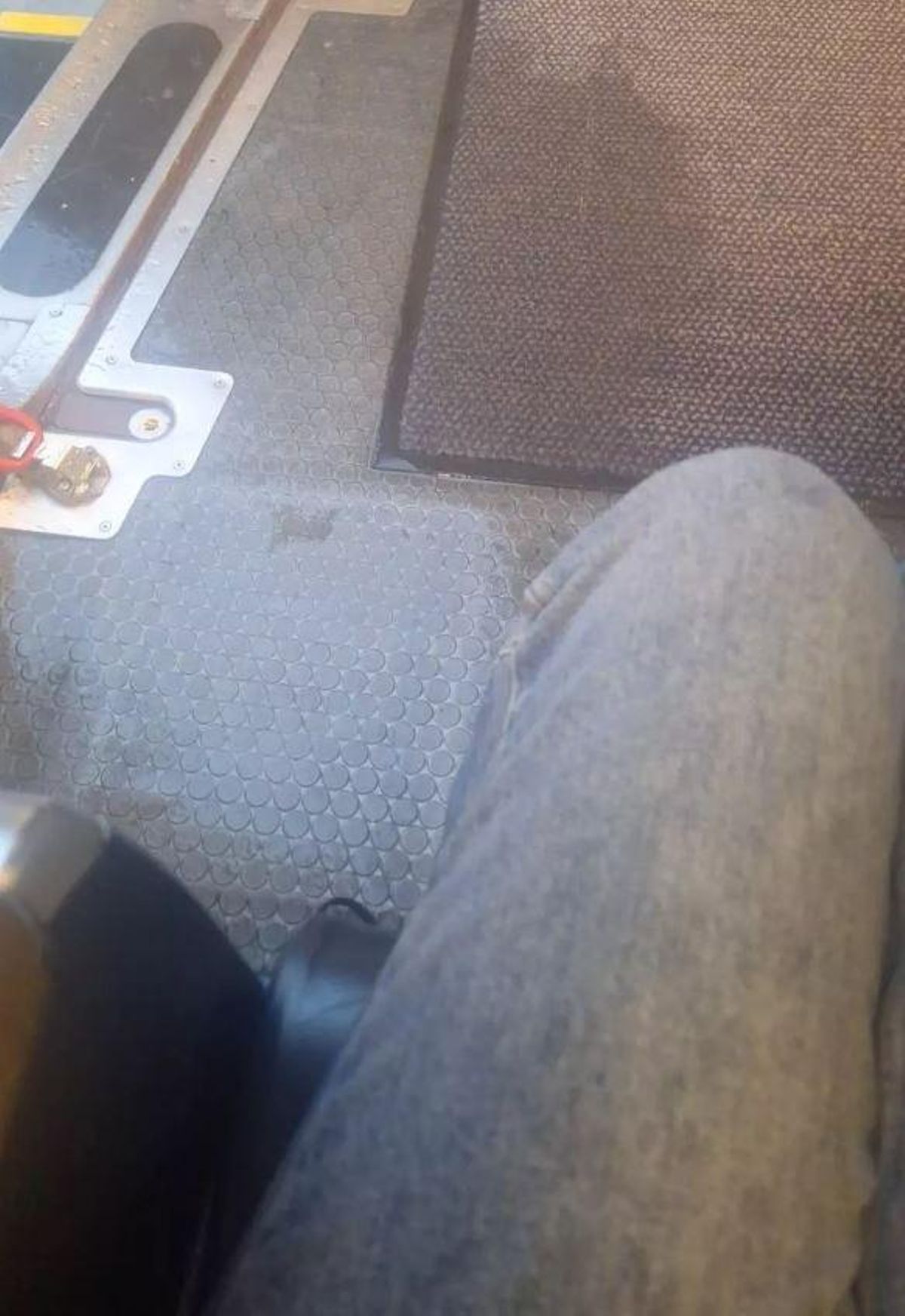 “En la primera fila se formó un charco bajo los asientos. Estuvimos sentados en él durante casi tres horas”