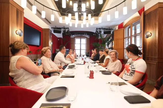 Encuentro de centenarios de Ibiza en el Teatro Pereyra