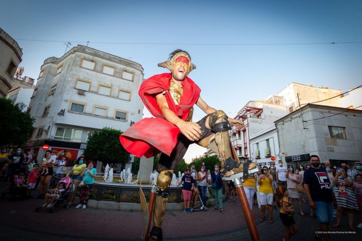 Pasacalles en el Festival de Teatro de Mérida