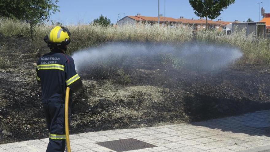 Los residentes de la Mejostilla muestran su preocupación por los incendios en la zona