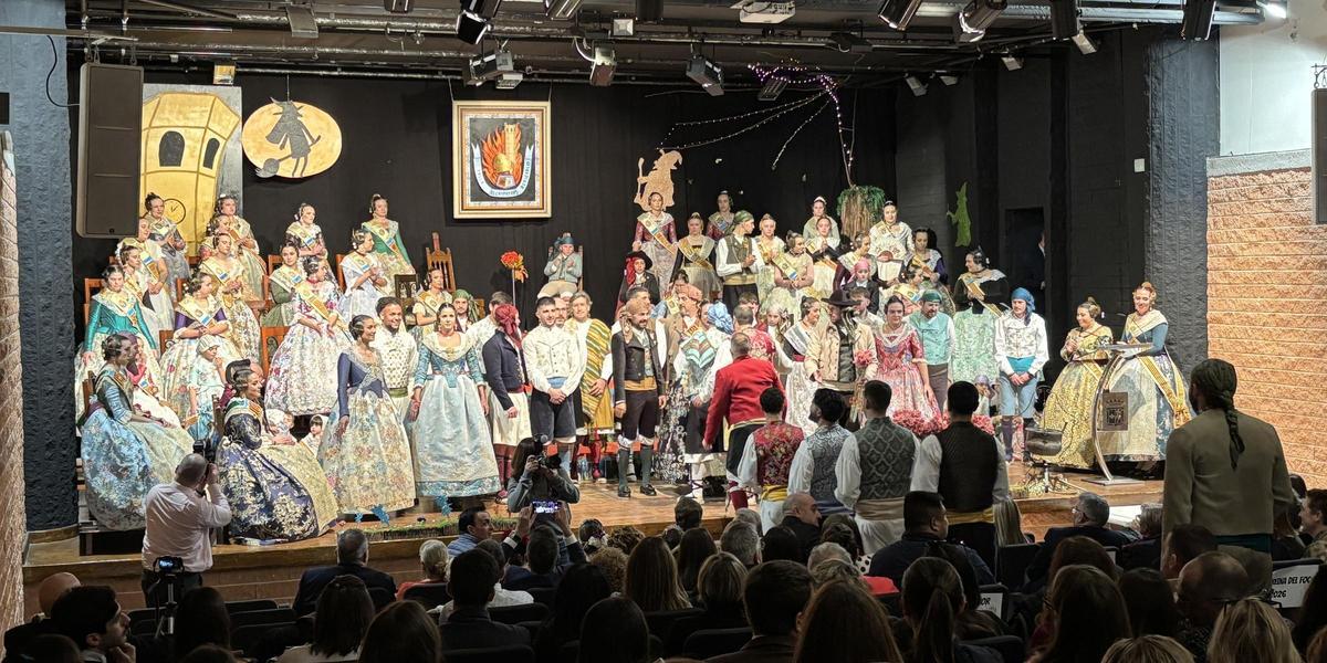 Procalmación de Mónica Gargallo y Ferrán Forés, los Falleros Mayores del Campanar y Yeray Buitrago, Fallero Mayor Infantil.