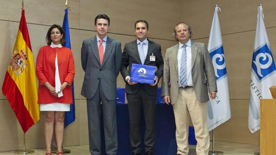 Los Náufragos, Cala Piteras, El Cura y Cabo Cervera renuevan sus banderas &quot;Q&quot; de calidad