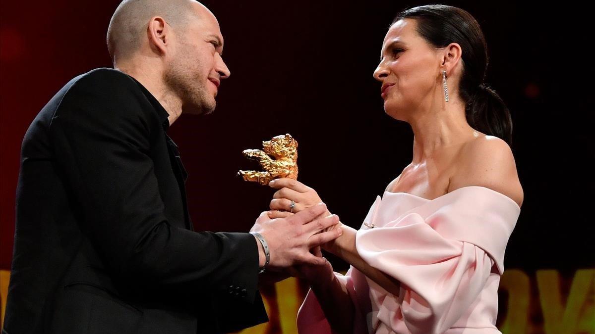 zentauroepp46993906 israeli director nadav lapid receives the golden bear for be190216210215