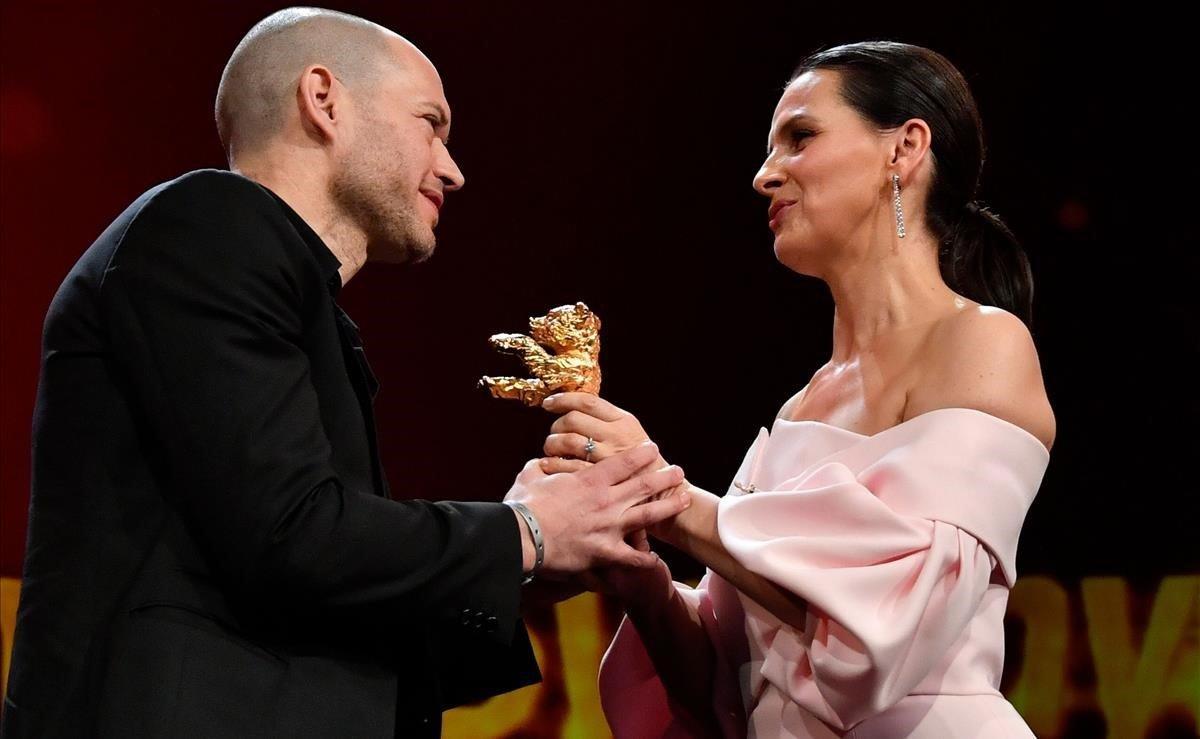 zentauroepp46993906 israeli director nadav lapid receives the golden bear for be190216210215