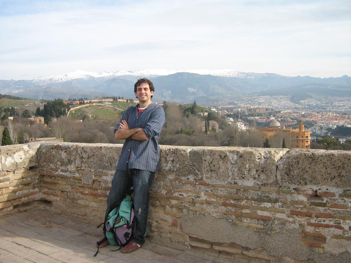 Raúl en la Alhambra de Granada, en una foto cedida por su familia.